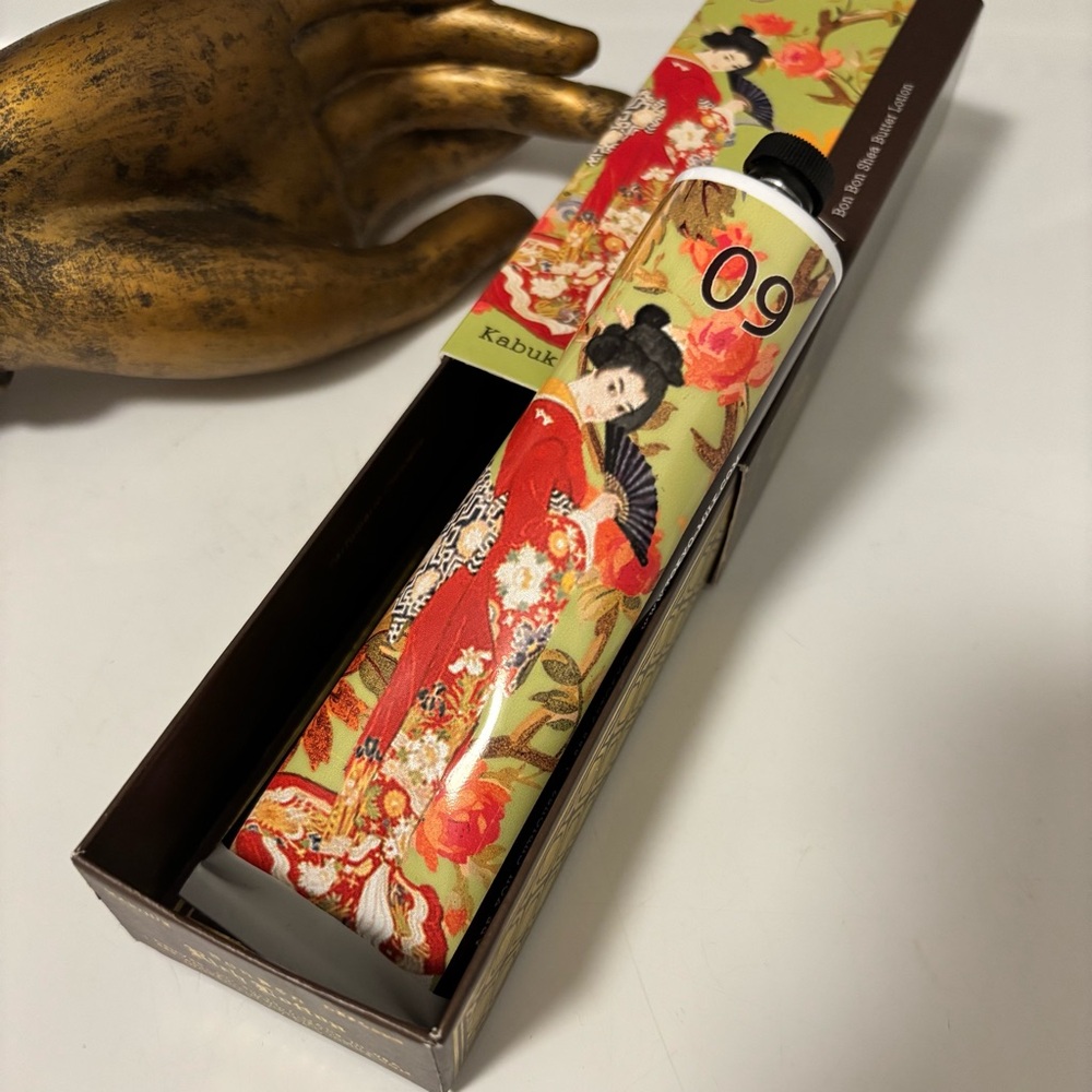 Tokyo Milk by Margot Elena Kabuki Bon Bon Shea Butter Lotion No. 9 - Picture 6 of 11